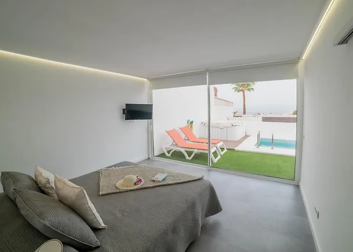 Carlota Villa Costa Adeje